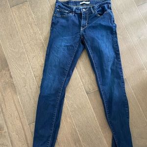 Levi Jeans Size 28 Skinny 711